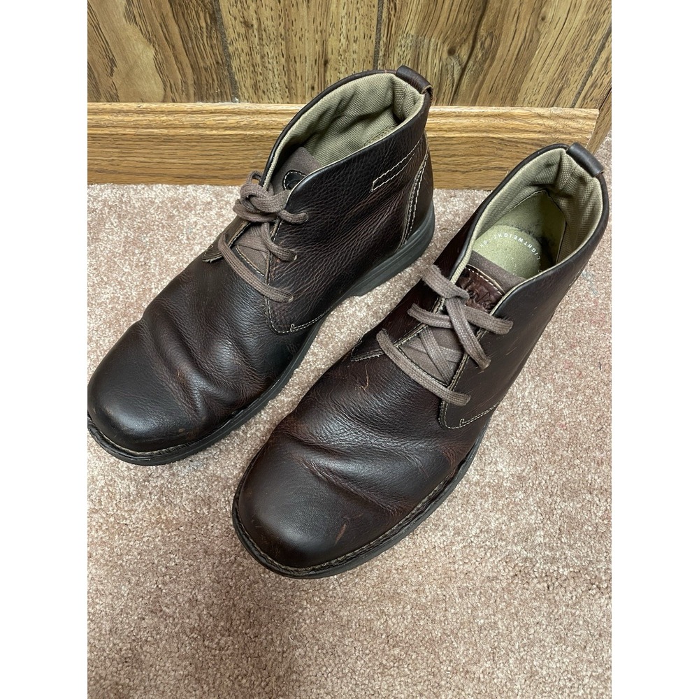 CLARKS Mens boots 10.5 M Brown Leather Ankle Desert Chukka Boots Light Weight